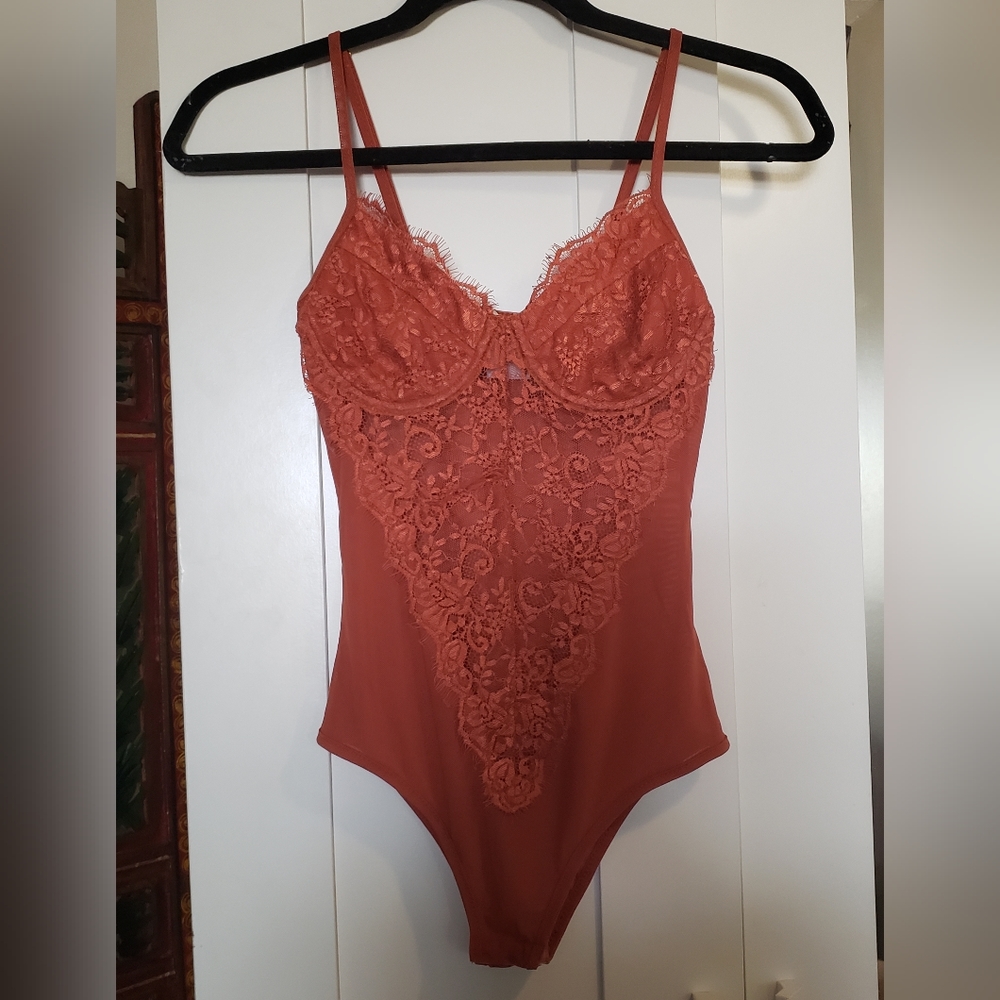 Princess Polly size 2 bodysuit